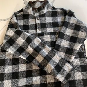 Men’s quarter button pull over